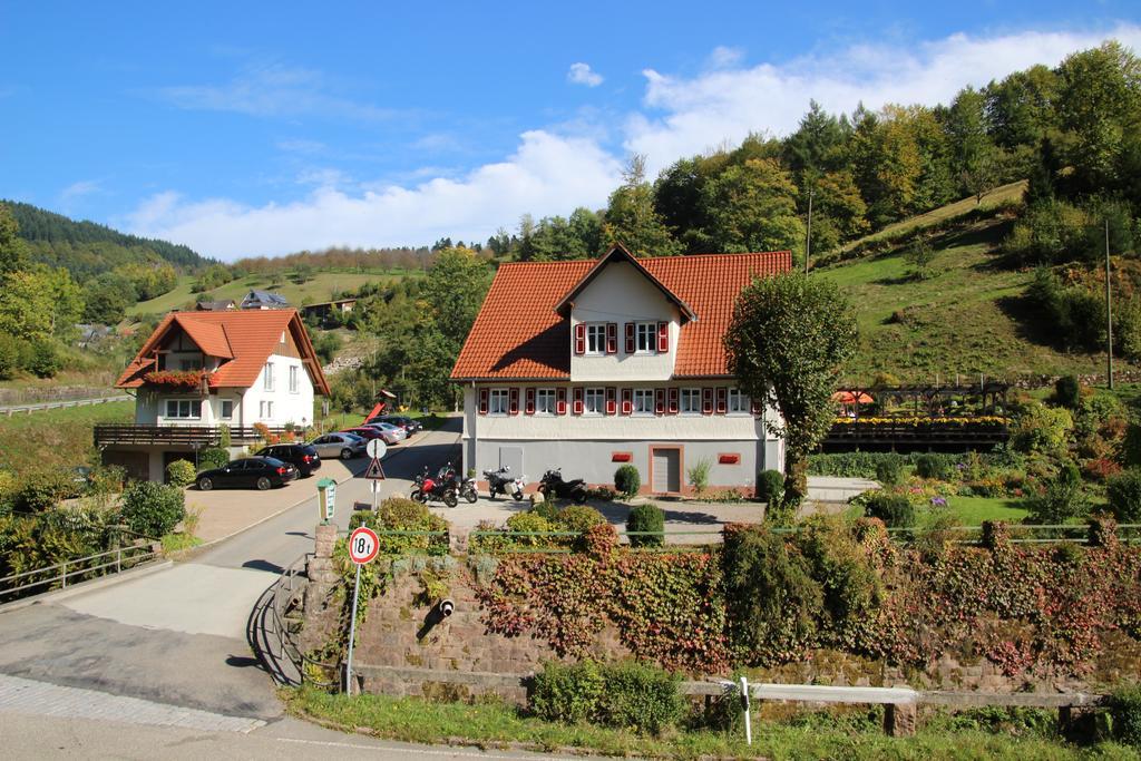 Hotel - Gasthof Blume Oppenau Exterior foto